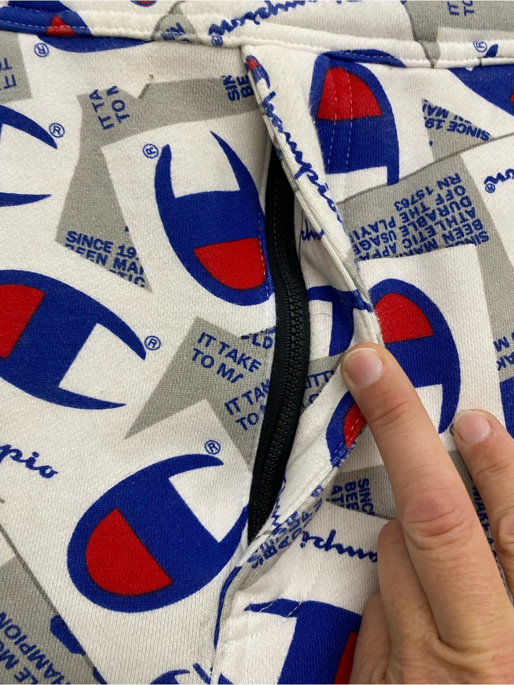 Champion Super Fleece 3.0 Overall an all-over jock tag print unisex size M - Picture 8 of 14